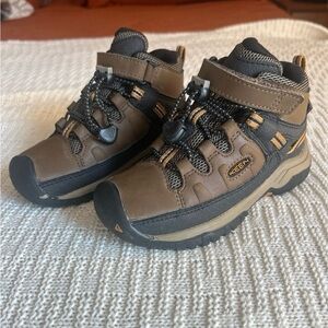Keen Kids waterproof mid height boots